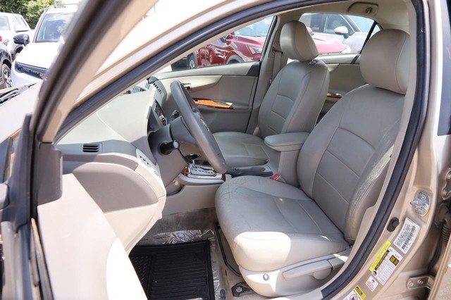 Toyota Corolla Vehicle Image 07