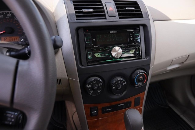 Toyota Corolla Vehicle Image 11