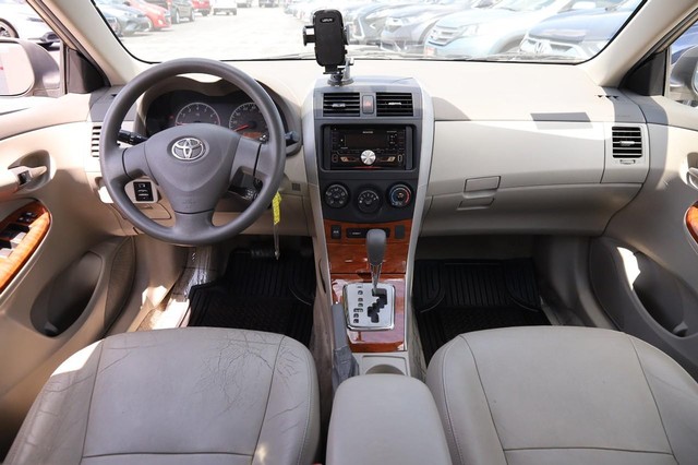 Toyota Corolla Vehicle Image 16