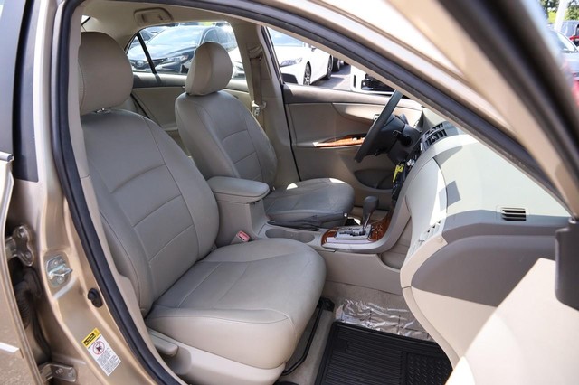 Toyota Corolla Vehicle Image 21