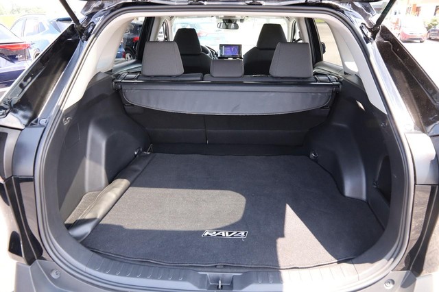 Toyota RAV4 Vehicle Image 07