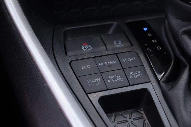 Toyota RAV4 Vehicle Image 16