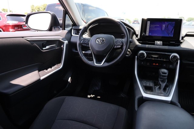 Toyota RAV4 Vehicle Image 19