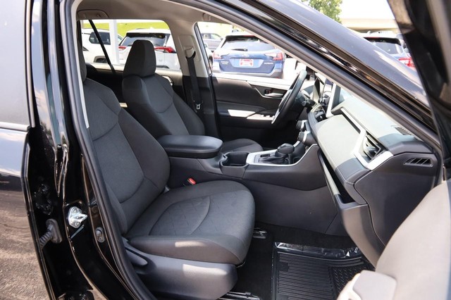 Toyota RAV4 Vehicle Image 23