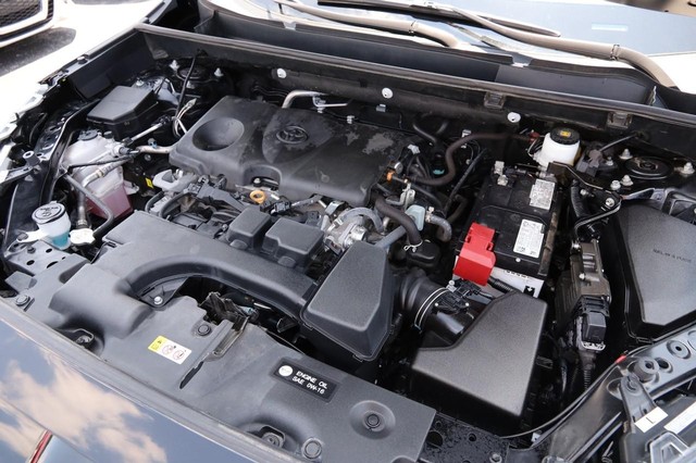 Toyota RAV4 Vehicle Image 24