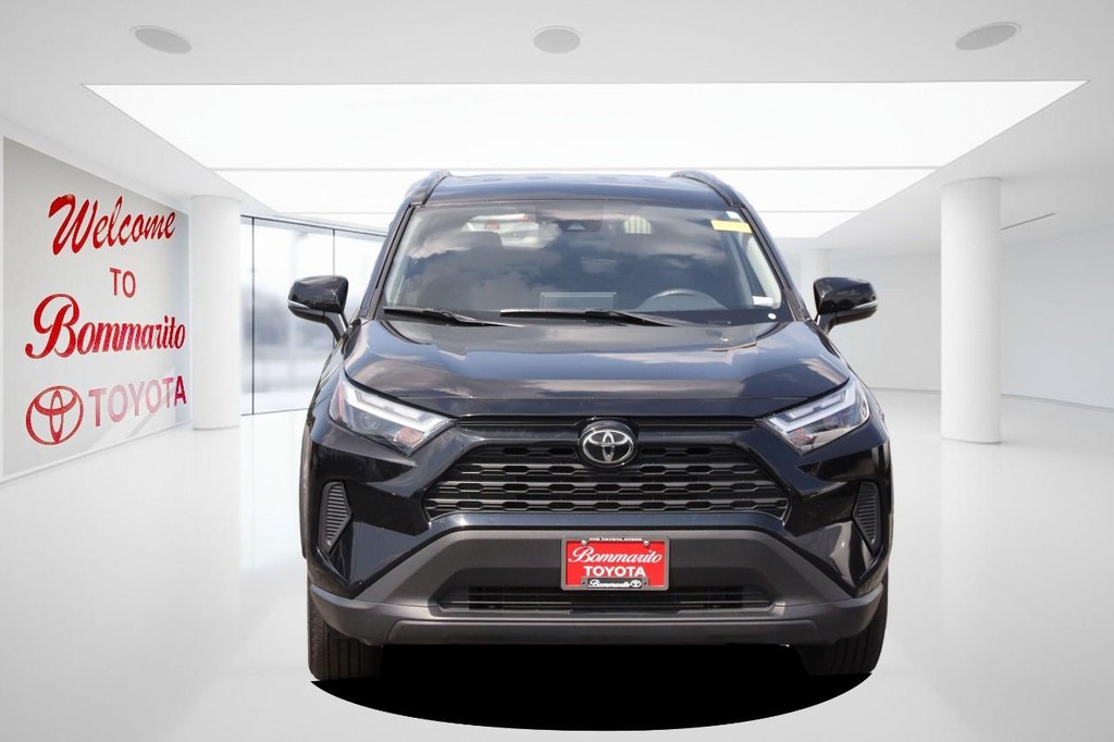 Toyota RAV4 Vehicle Full-screen Gallery Image 4