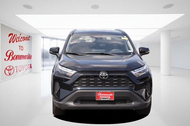 Toyota RAV4 Vehicle Image 04