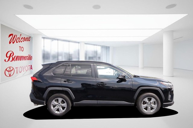 Toyota RAV4 Vehicle Image 05