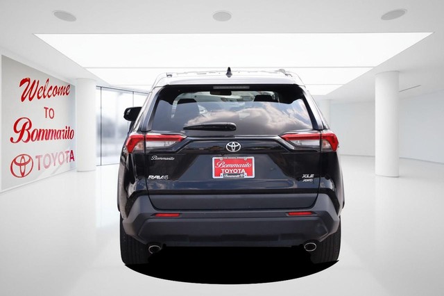 Toyota RAV4 Vehicle Image 06
