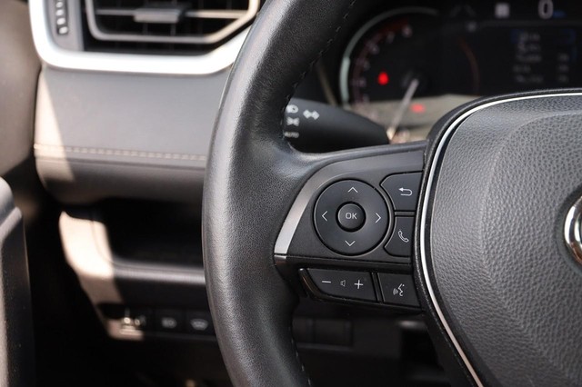Toyota RAV4 Vehicle Image 12