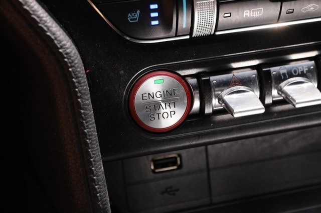 Ford Mustang Vehicle Image 14