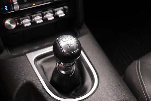 Ford Mustang Vehicle Image 19