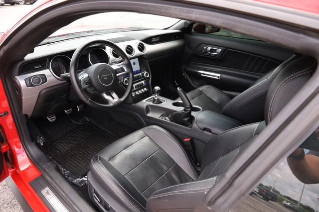 Ford Mustang Vehicle Image 21