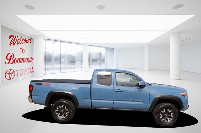 Toyota Tacoma 4WD Vehicle Image 05