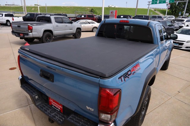 Toyota Tacoma 4WD Vehicle Image 07