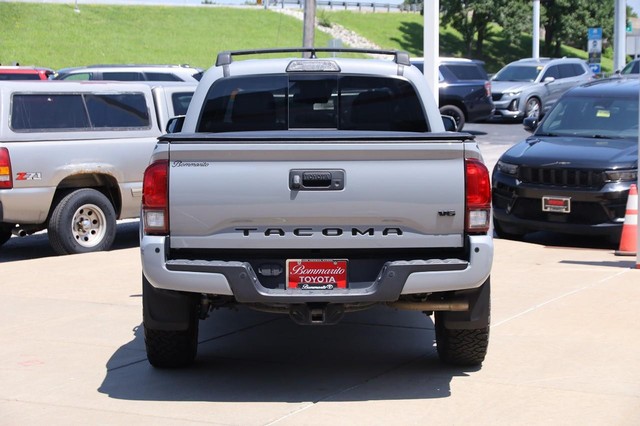 Toyota Tacoma 4WD Vehicle Image 06