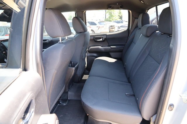 Toyota Tacoma 4WD Vehicle Image 09