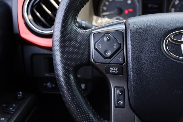 Toyota Tacoma 4WD Vehicle Image 12