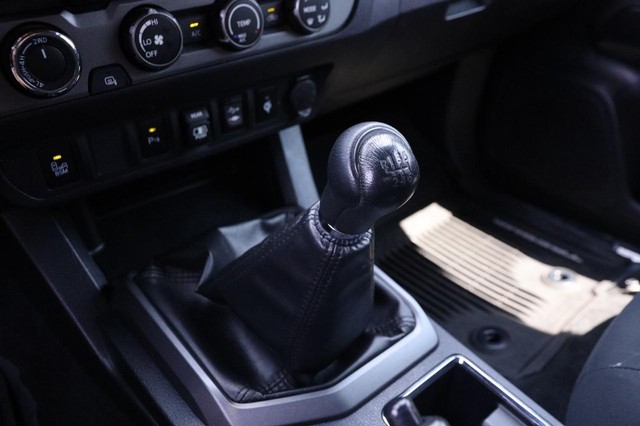 Toyota Tacoma 4WD Vehicle Image 19