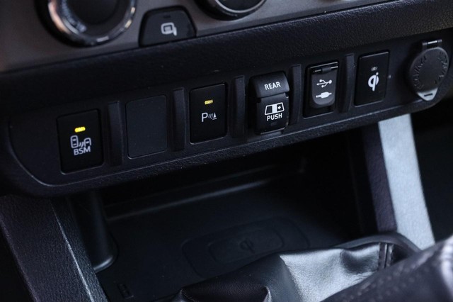 Toyota Tacoma 4WD Vehicle Image 20