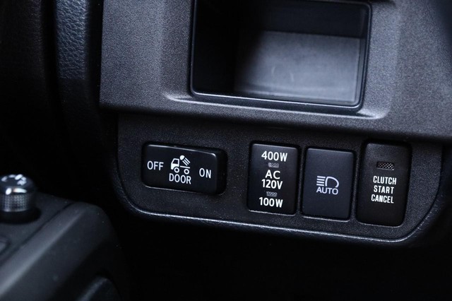 Toyota Tacoma 4WD Vehicle Image 22