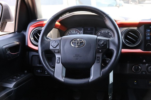 Toyota Tacoma 4WD Vehicle Image 25