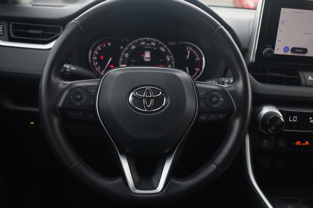 Toyota RAV4 Vehicle Full-screen Gallery Image 7