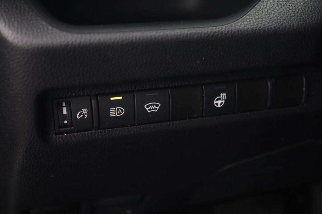 Toyota RAV4 Vehicle Full-screen Gallery Image 11