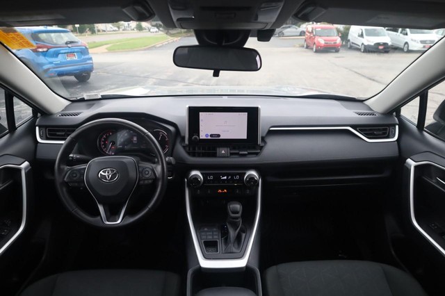 Toyota RAV4 Vehicle Image 06
