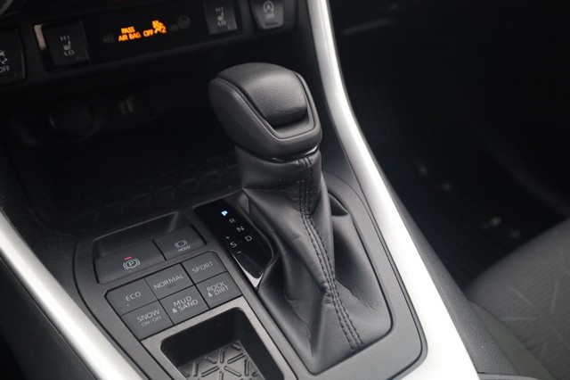 Toyota RAV4 Vehicle Image 18