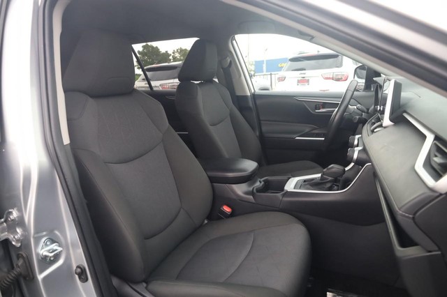Toyota RAV4 Vehicle Image 20
