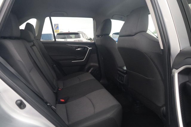 Toyota RAV4 Vehicle Image 21