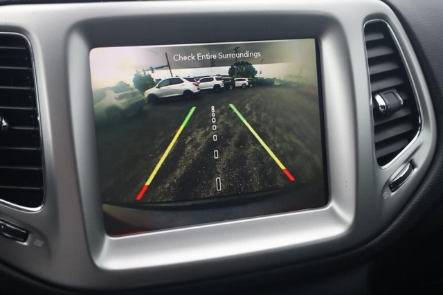 Jeep Compass Vehicle Image 14