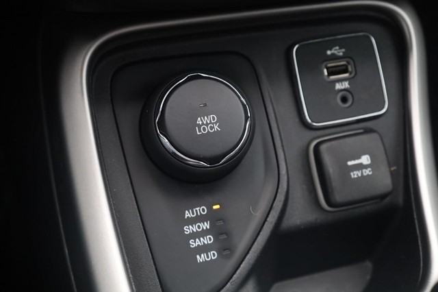 Jeep Compass Vehicle Image 16