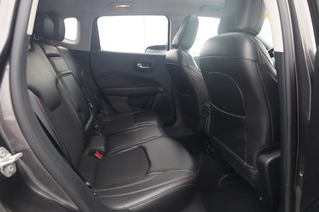 Jeep Compass Vehicle Image 21