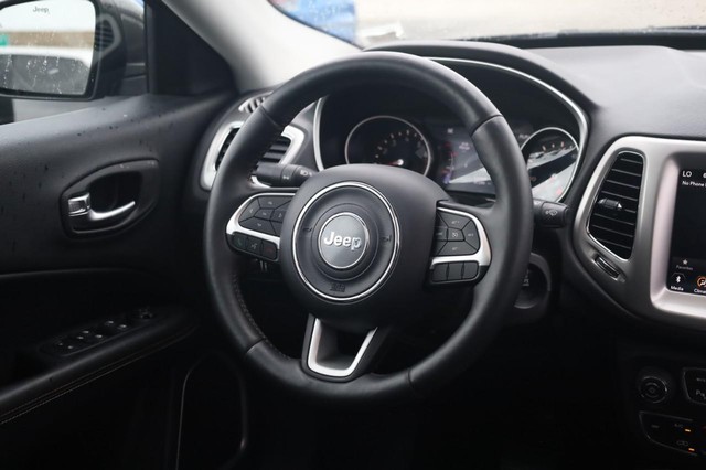 Jeep Compass Vehicle Image 23