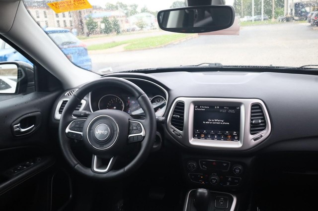 Jeep Compass Vehicle Image 24