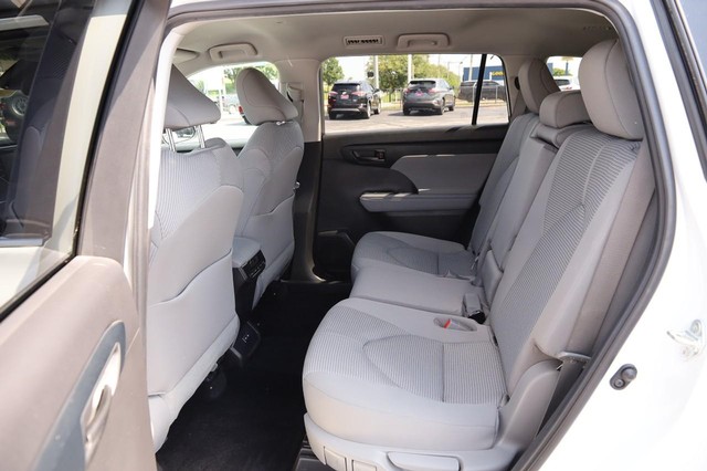 Toyota Highlander Vehicle Image 10