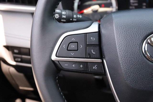 Toyota Highlander Vehicle Image 13