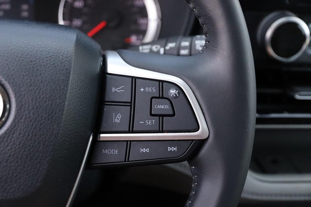 Toyota Highlander Vehicle Image 14
