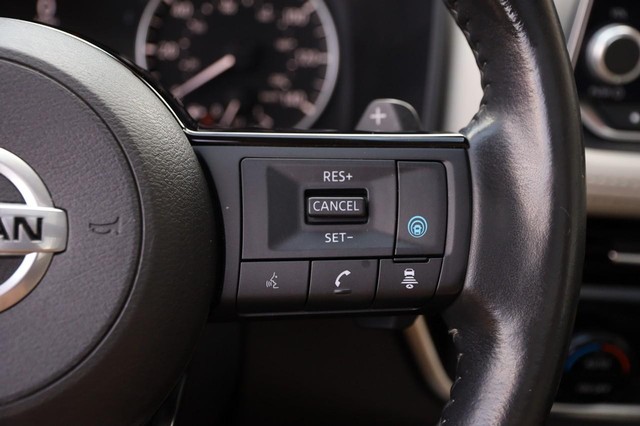 Nissan Rogue Vehicle Image 14