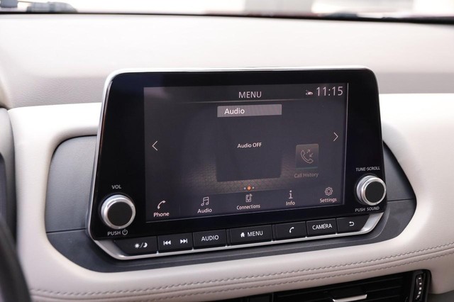 Nissan Rogue Vehicle Image 17