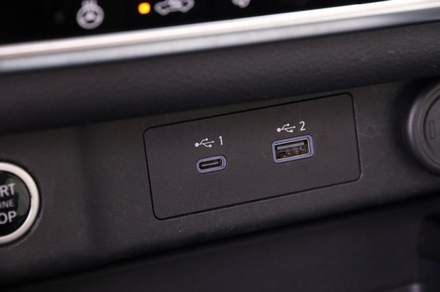 Nissan Rogue Vehicle Image 20