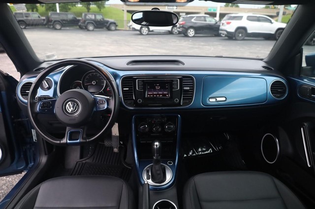 Volkswagen Beetle Convertible Vehicle Image 06