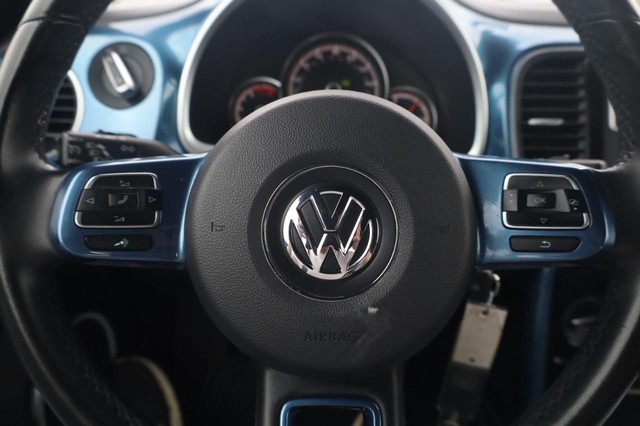 Volkswagen Beetle Convertible Vehicle Image 09