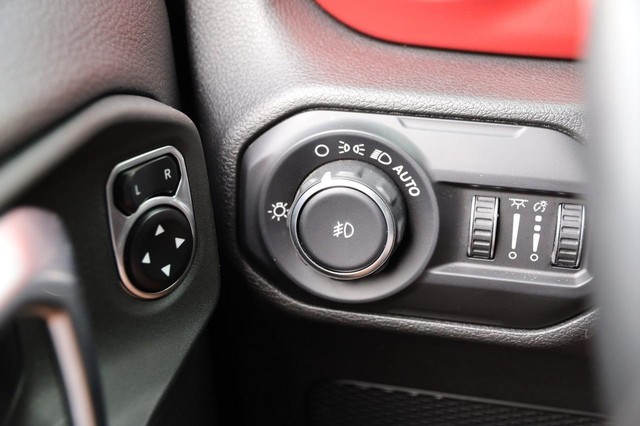 Jeep Wrangler Unlimited Vehicle Image 21