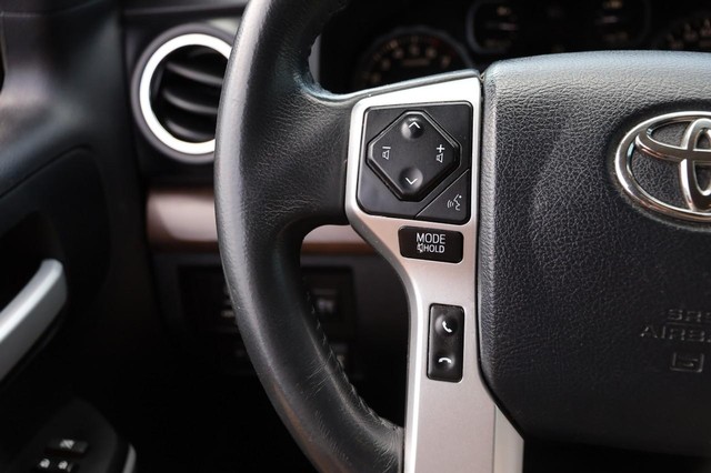 Toyota Tundra 4WD Vehicle Image 11