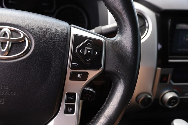 Toyota Tundra 4WD Vehicle Image 12