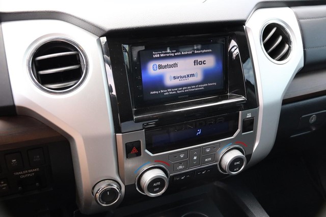 Toyota Tundra 4WD Vehicle Image 15