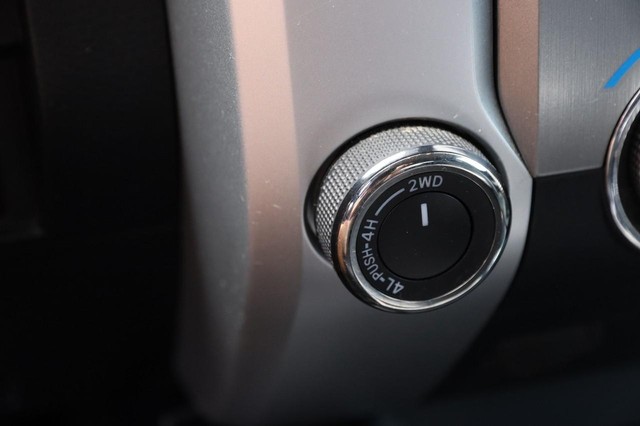 Toyota Tundra 4WD Vehicle Image 19